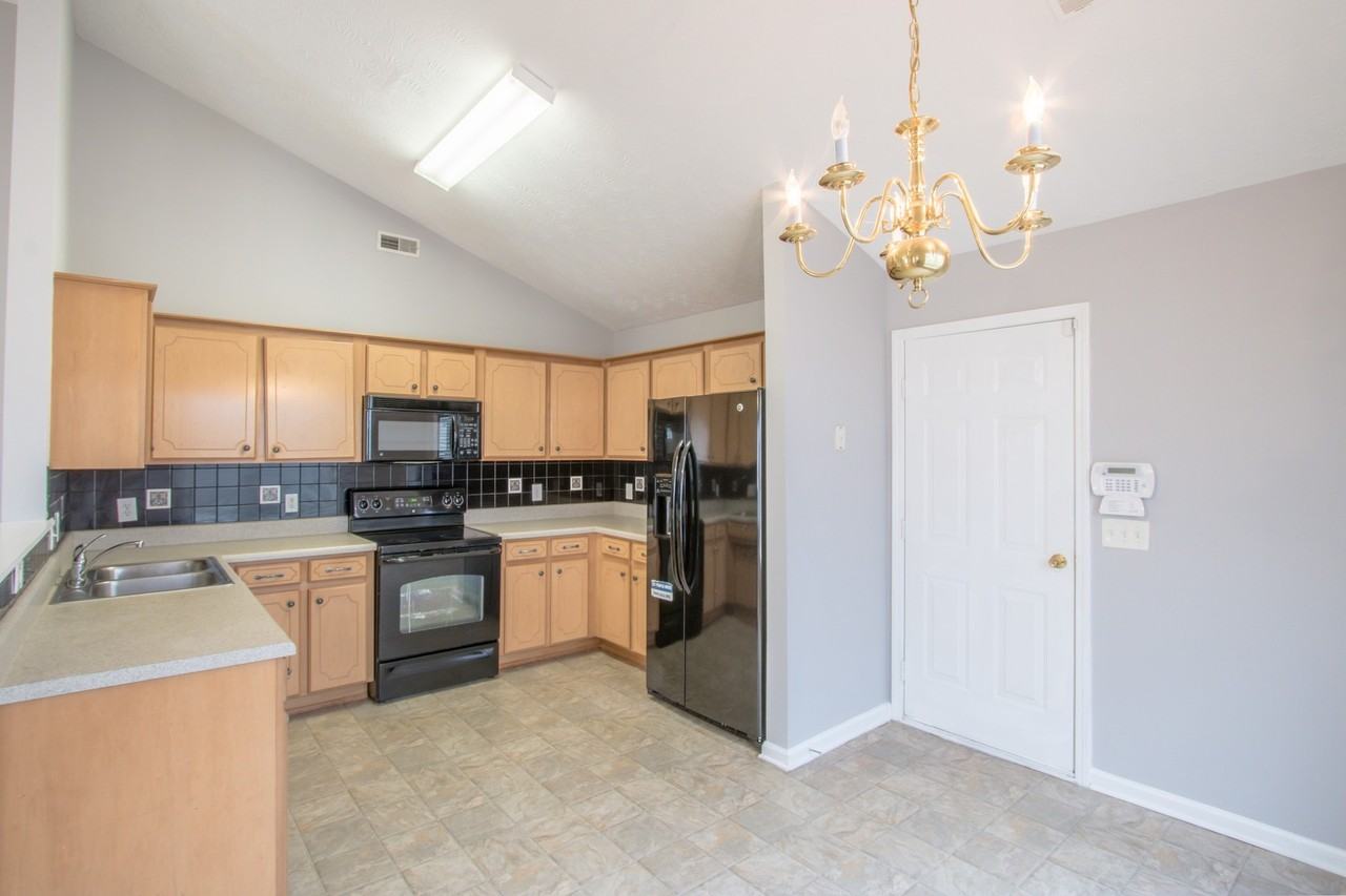 4054 Margo Cir - Photo 6 of 19