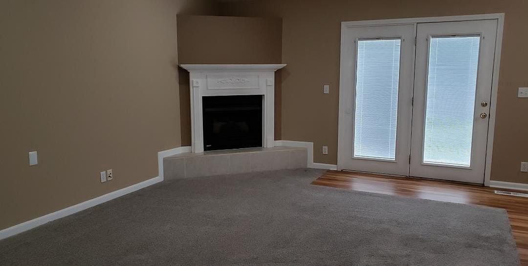 2301 Silver Crest Ct - Photo 2 of 5
