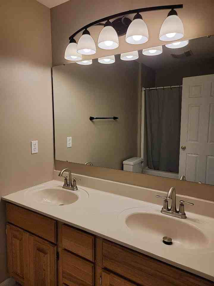 2301 Silver Crest Ct - Photo 5 of 5