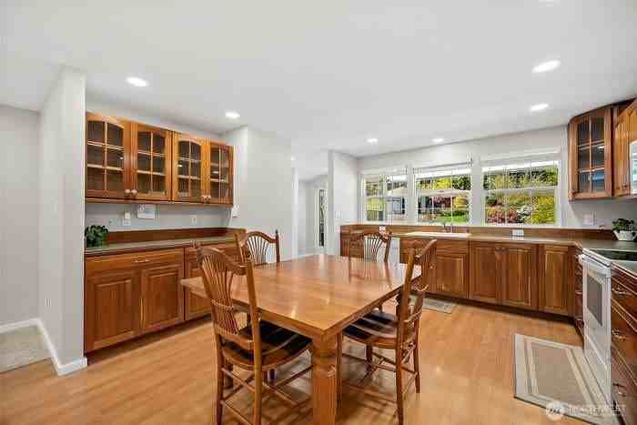 30022 6th Ave Sw - Photo 3 of 16
