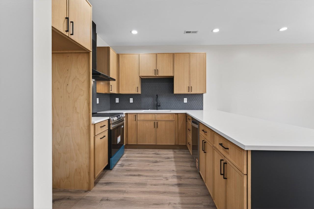 5211 Camelia Rd Nw #5211 - Photo 3 of 16