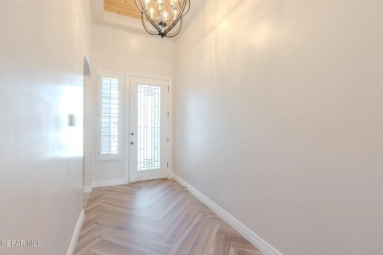 13364 Emerald Glass Dr - Photo 2 of 20