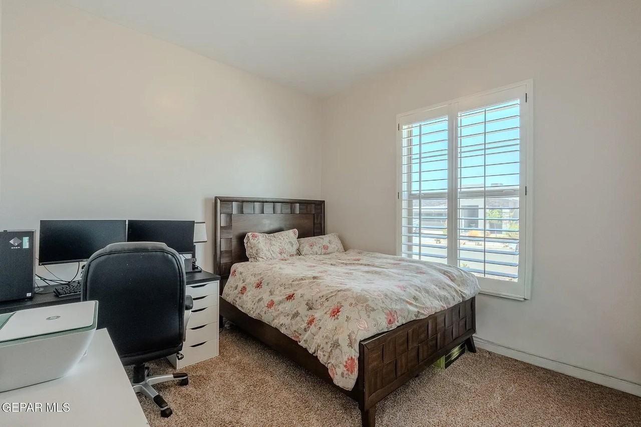 13364 Emerald Glass Dr - Photo 3 of 20