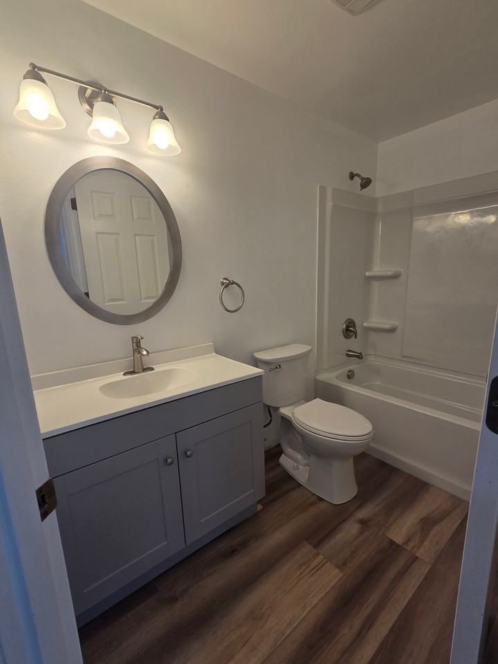 432 Ne Seward Ave #B - Photo 2 of 10