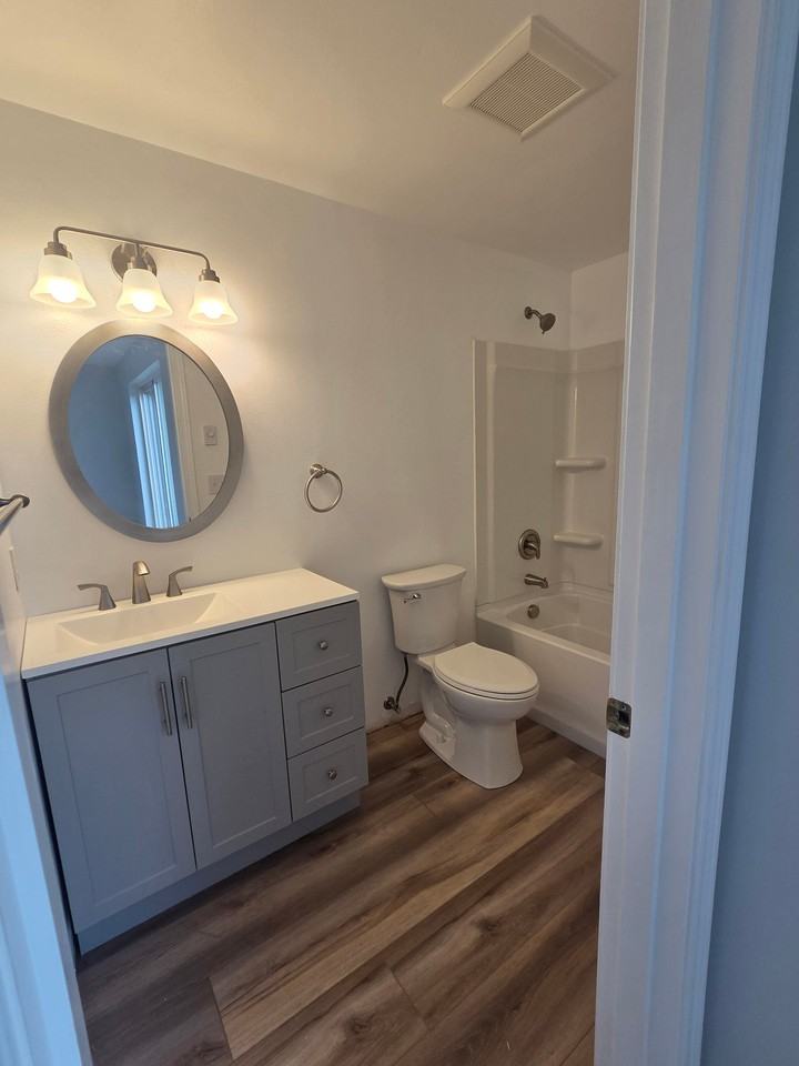 432 Ne Seward Ave #B - Photo 3 of 10