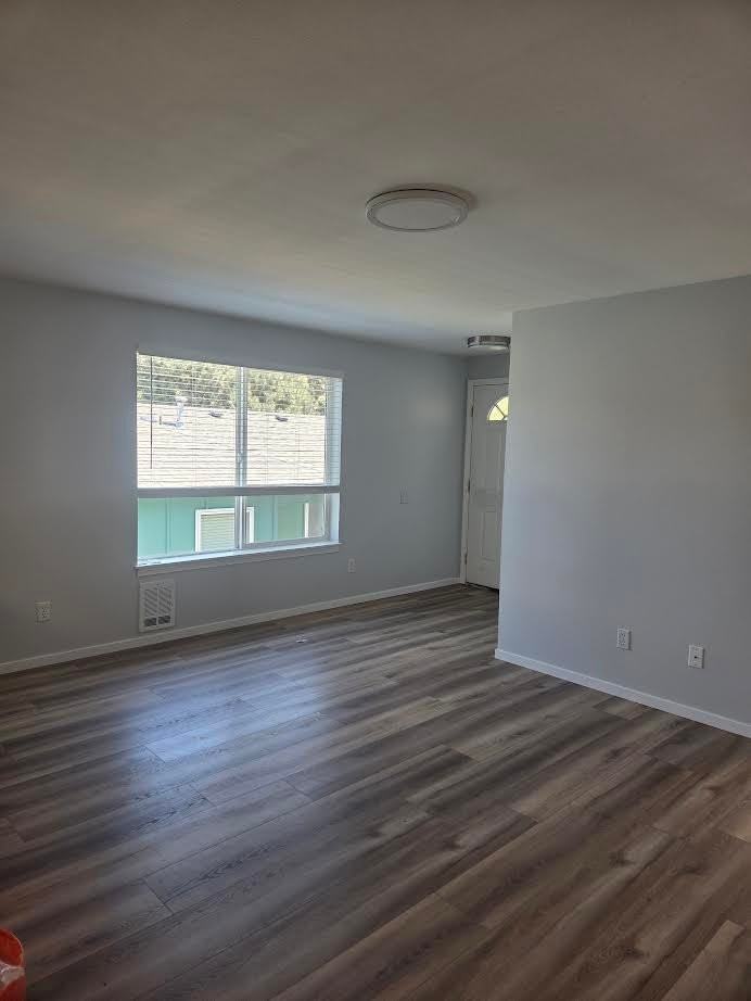 432 Ne Seward Ave #B - Photo 4 of 10