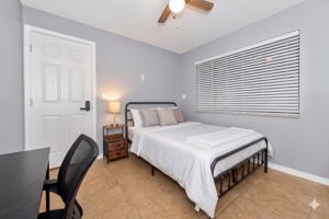 featured image of 3721 Ne 41st St #B