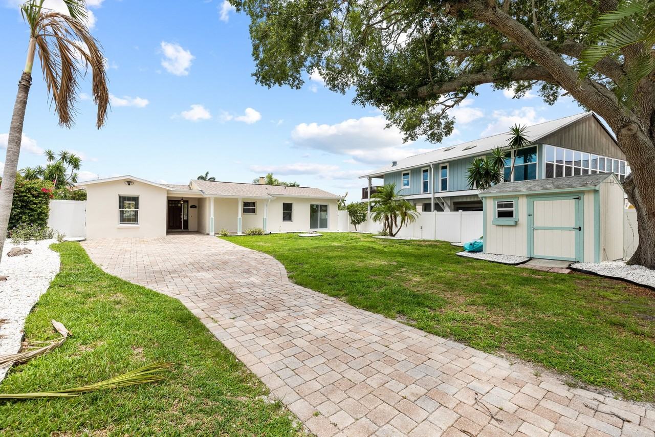 5541 Bayou Grande Blvd Ne - Photo 4 of 20