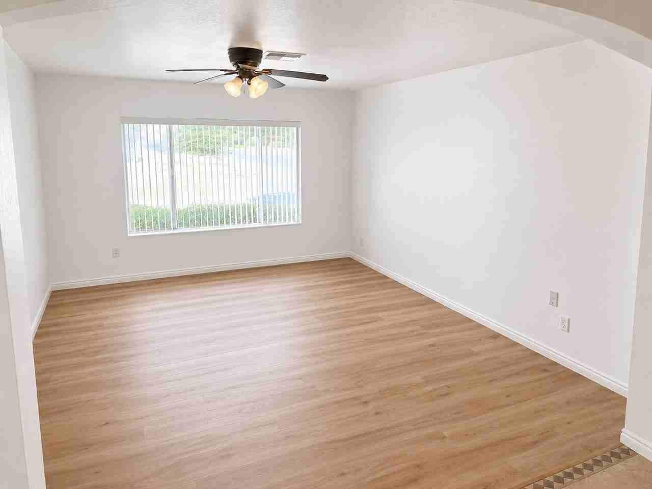 5918 S Clark Dr - Photo 5 of 14
