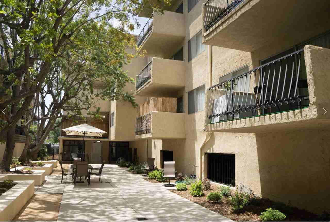 518 S El Molino Ave #306 - Photo 2 of 4