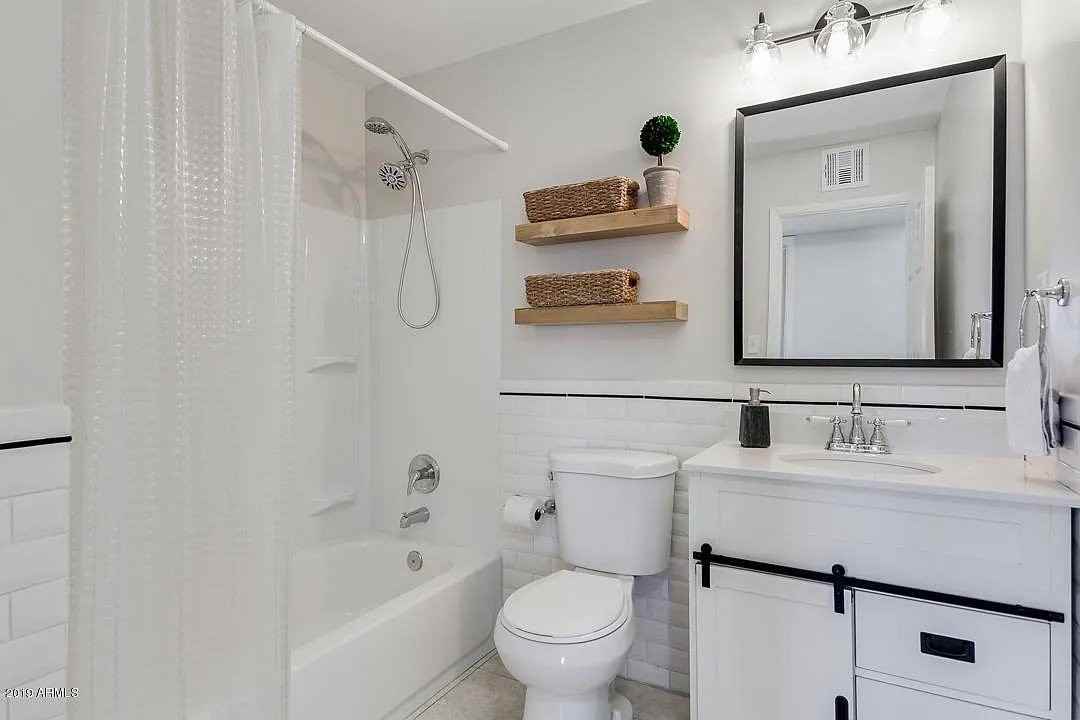 4912 W Tuckey Ln - Photo 4 of 9