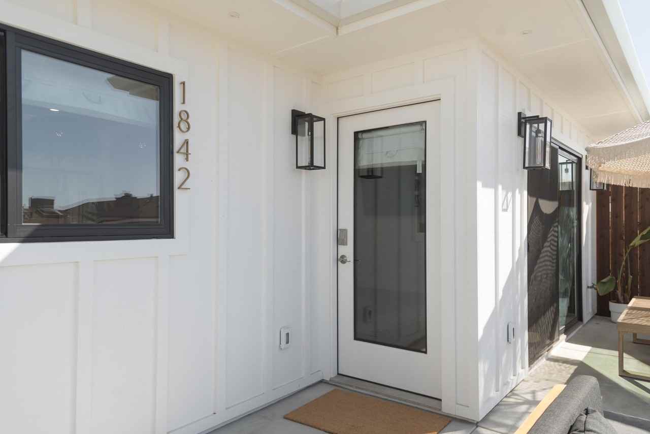 1842 S Pacific St - Photo 3 of 17