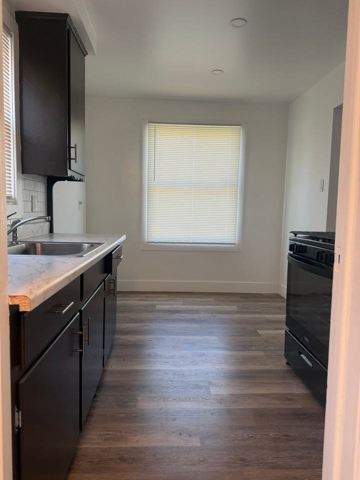 11393 Prest St - Photo 3 of 16