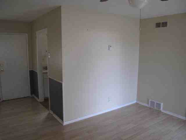 2709 Duncan Dr Unit A - Photo 3 of 6