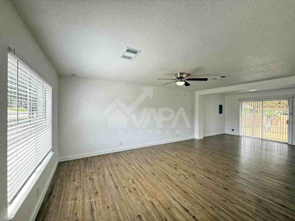 3713 Candlebluff Dr - Photo 7 of 18