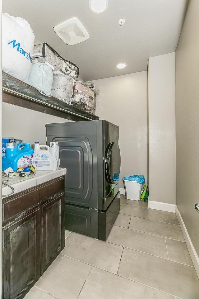 3549 Taylor Ln - Photo 3 of 8