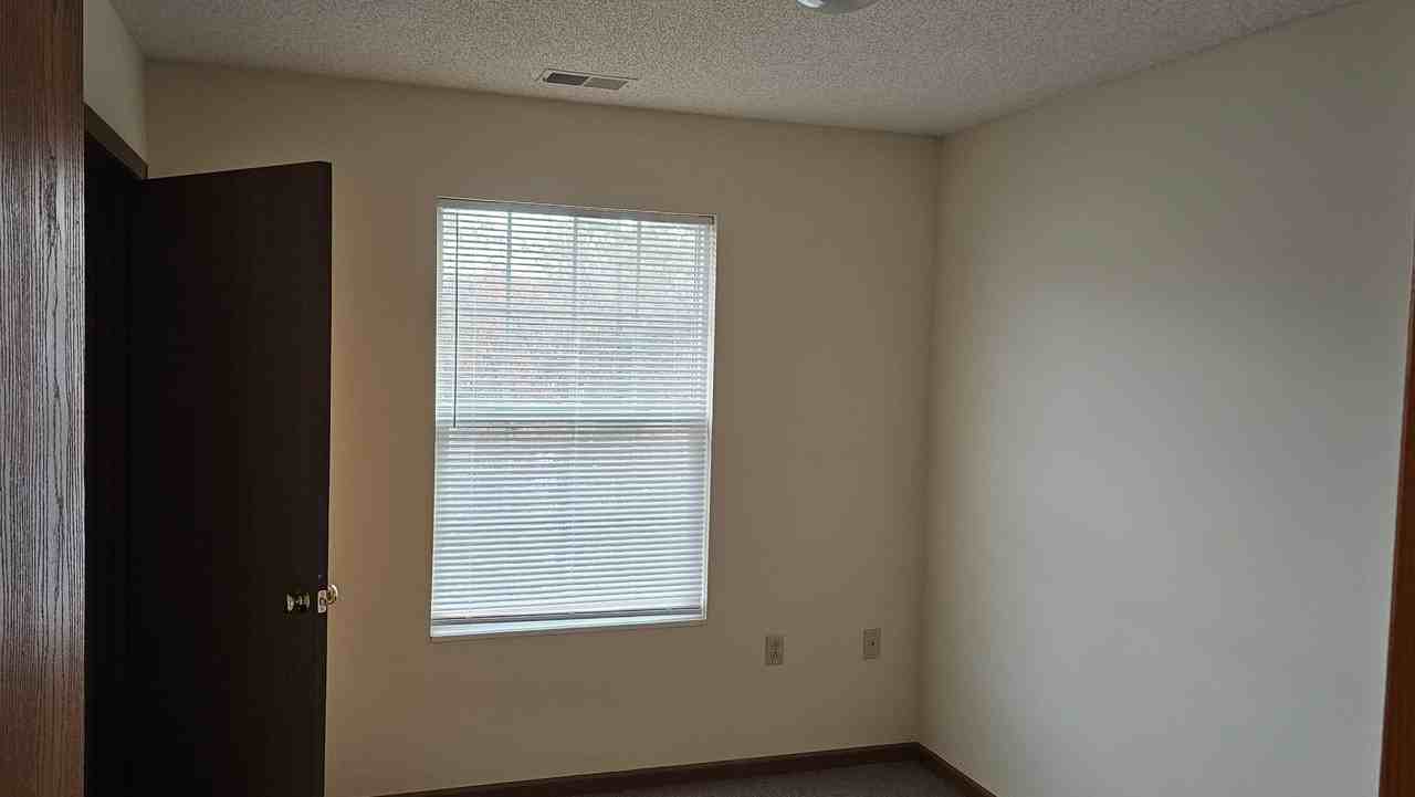 571 Maccorkle Ave #112 - Photo 4 of 18