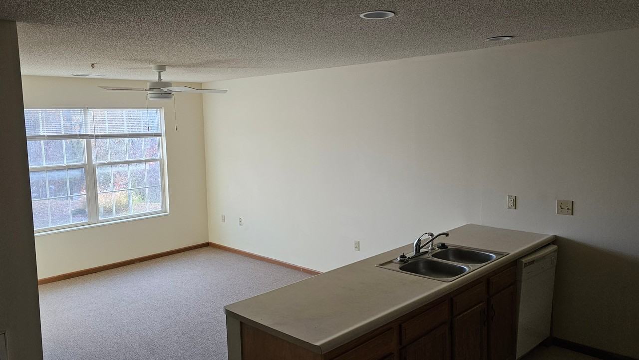 571 Maccorkle Ave #116 - Photo 3 of 13