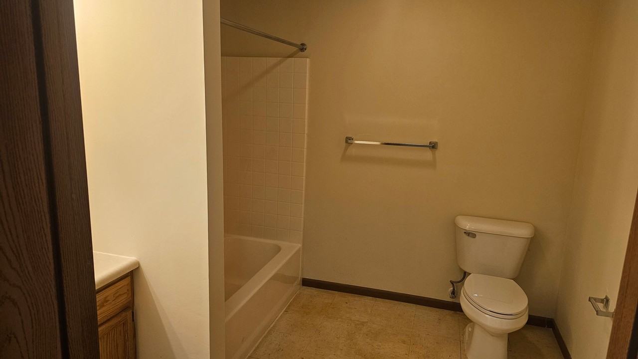 571 Maccorkle Ave #116 - Photo 7 of 13