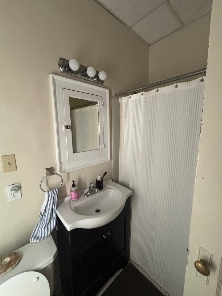 997 Neil Ave #2 - Photo 7 of 13