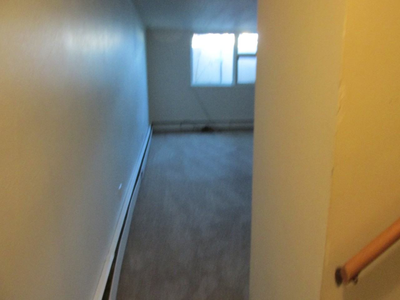 1425 13th St S #9 - Photo 3 of 12