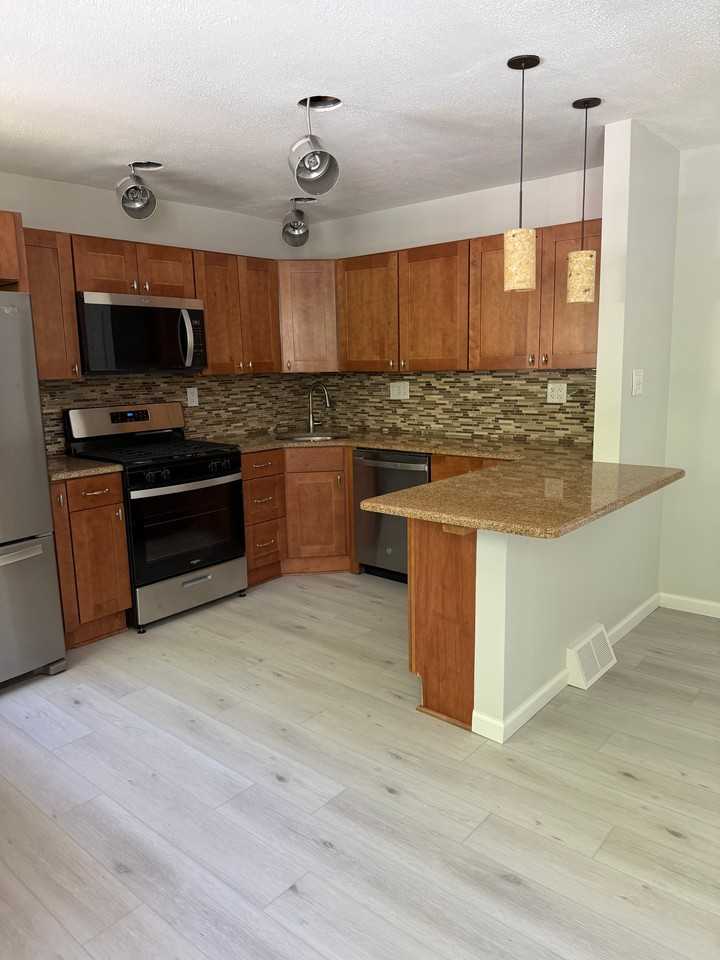 11746 Colman Rd - Photo 3 of 20