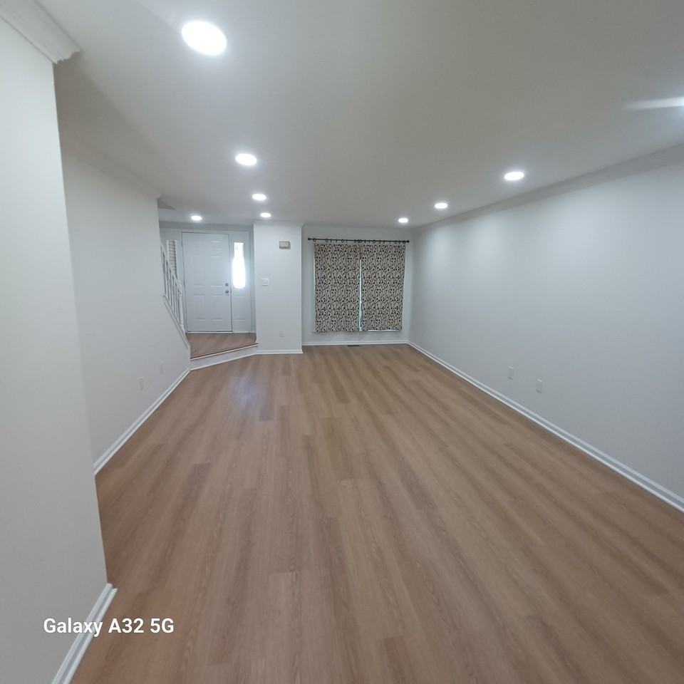 199 Victoria Ct - Photo 5 of 18