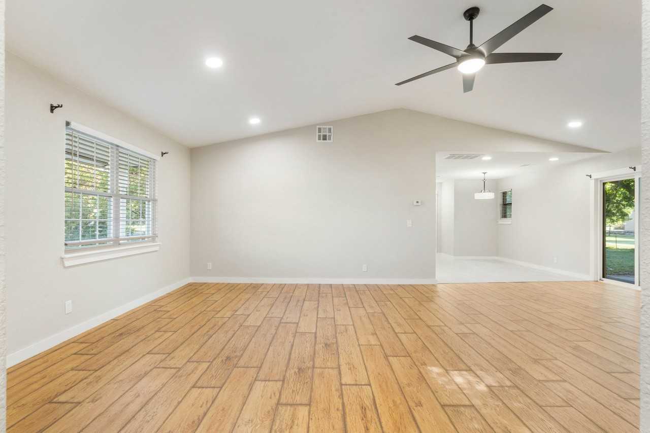 1811 S 148th West Ave - Photo 4 of 20