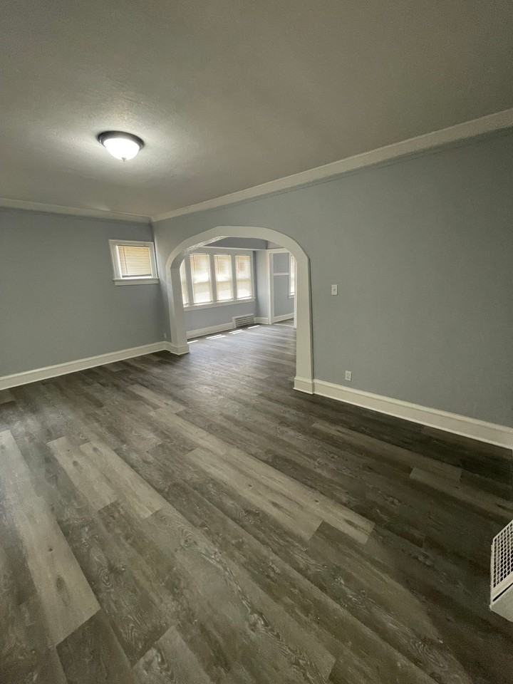 4045 N 26th St - Photo 4 of 7