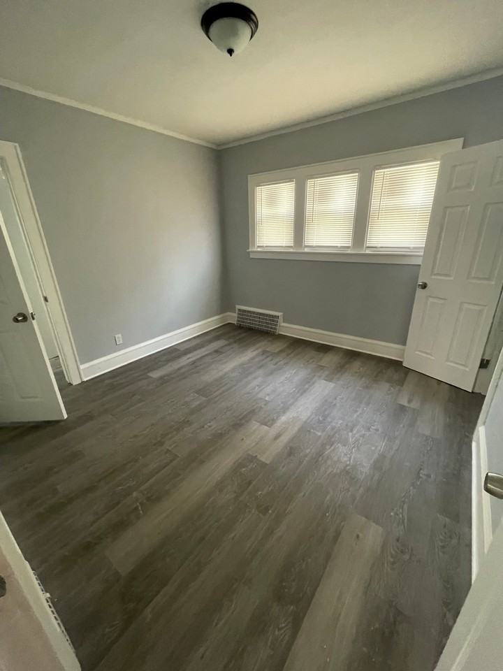 4045 N 26th St - Photo 6 of 7
