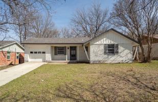 featured image of 2624 Woodlawn Dr