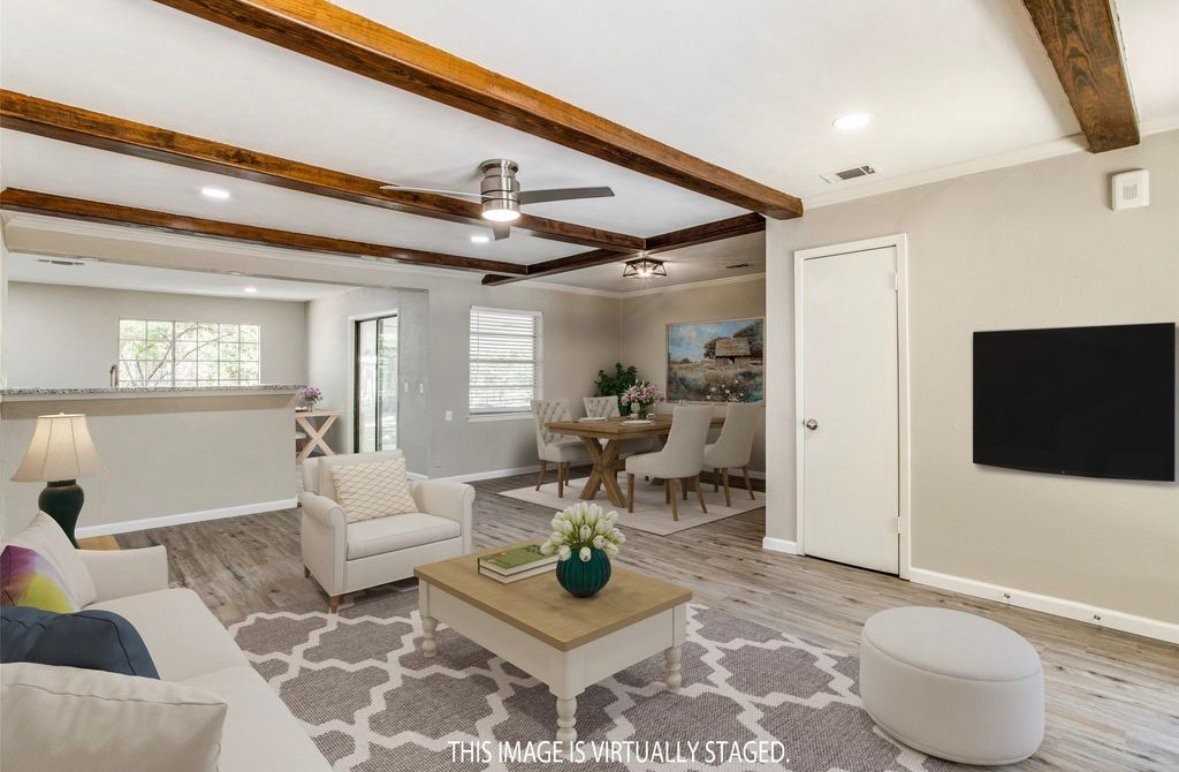 2624 Woodlawn Dr - Photo 3 of 11