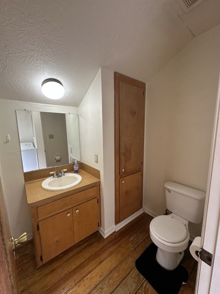 1026 Garden St #1 - Photo 4 of 16