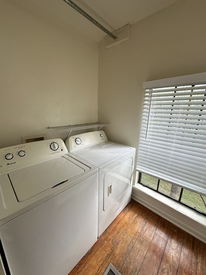 1026 Garden St #1 - Photo 5 of 16