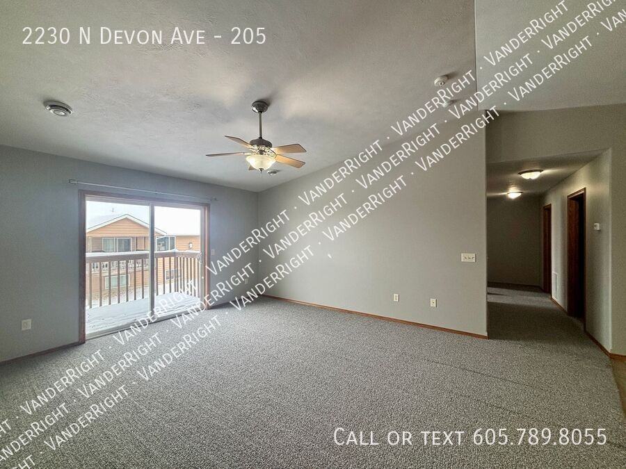 2230 N Devon Ave #205 - Photo 4 of 13
