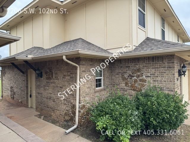 2206 Sw 102nd St - Photo 2 of 34