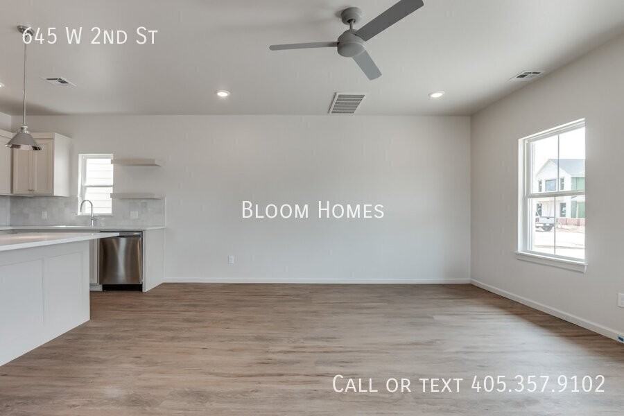 645 W 2nd St - Photo 3 of 28