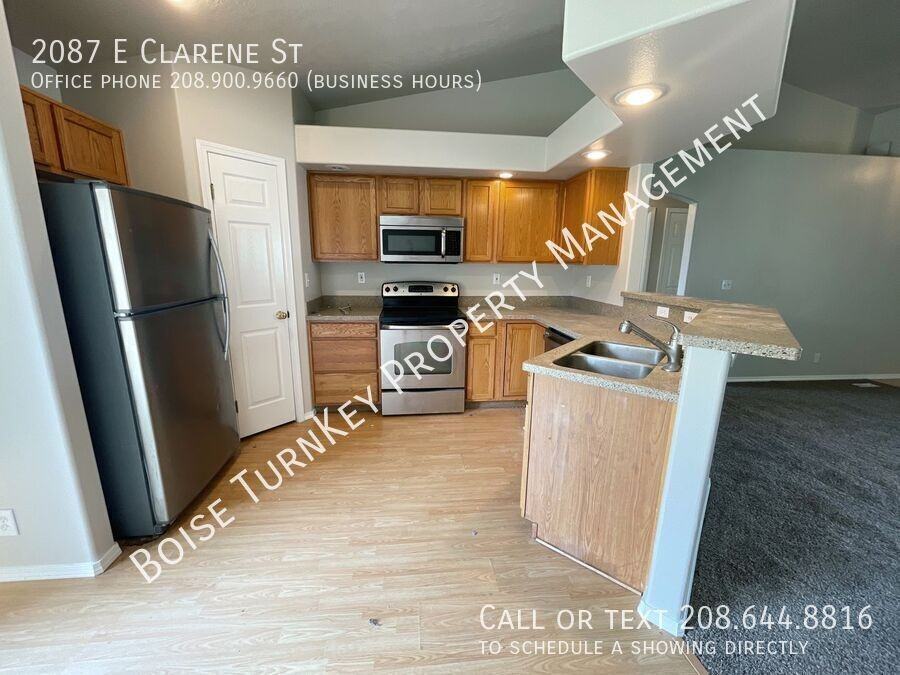 2087 E Clarene St - Photo 5 of 38