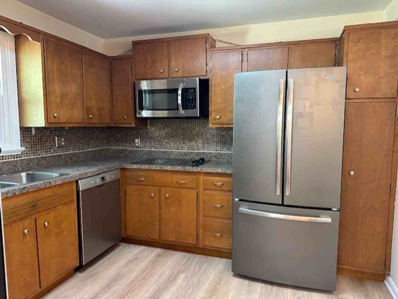 307 Evergreen St - Photo 5 of 21