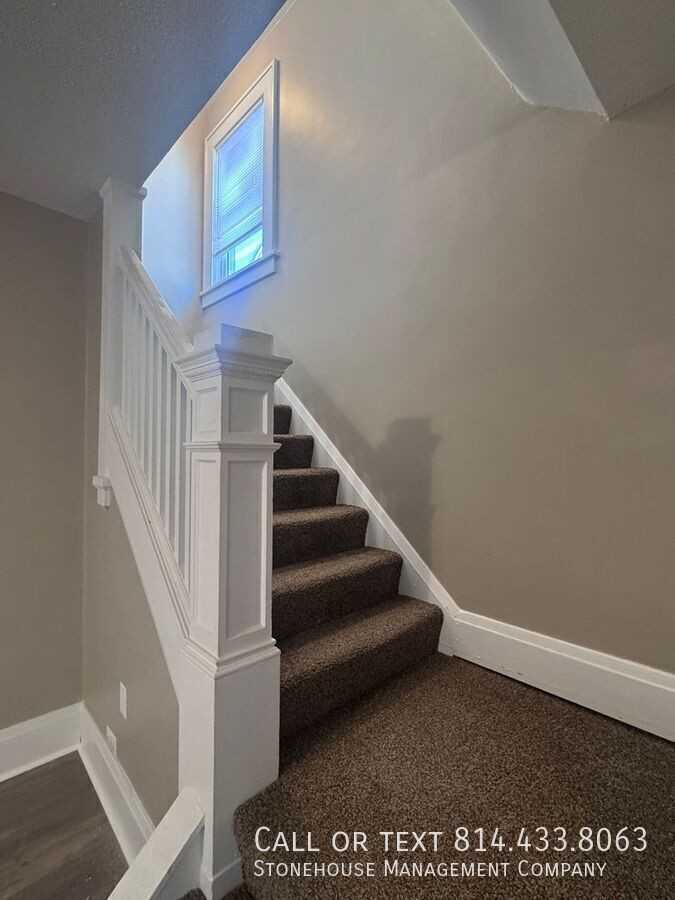 306 Poplar St - Photo 3 of 11
