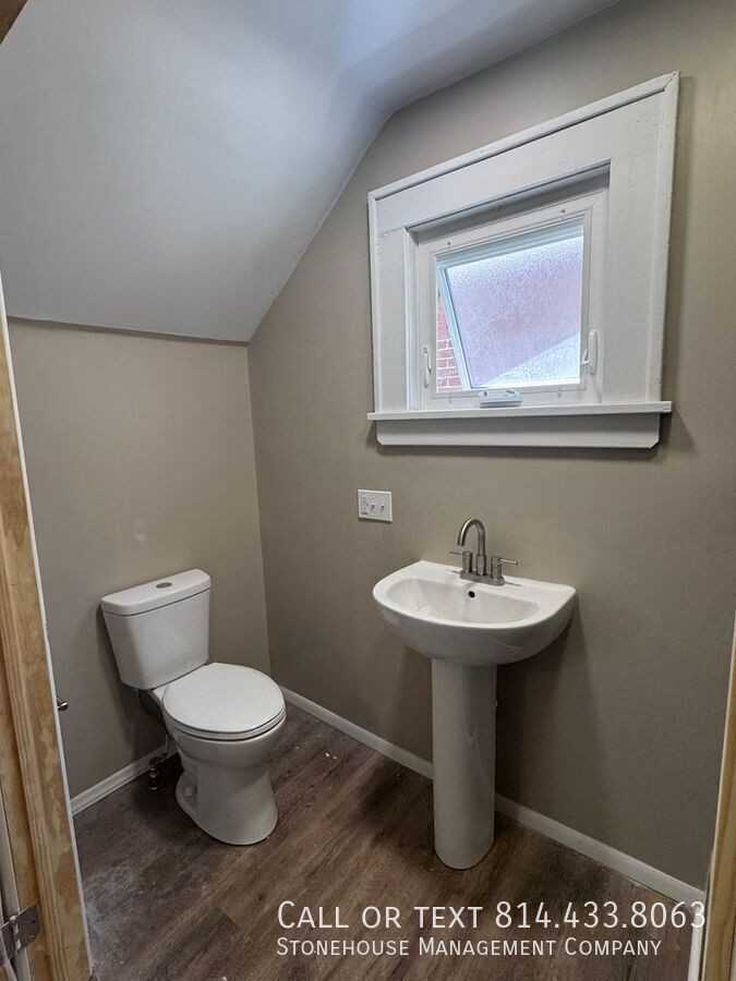 306 Poplar St - Photo 6 of 11