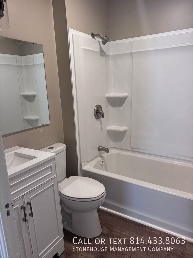 306 Poplar St - Photo 7 of 11