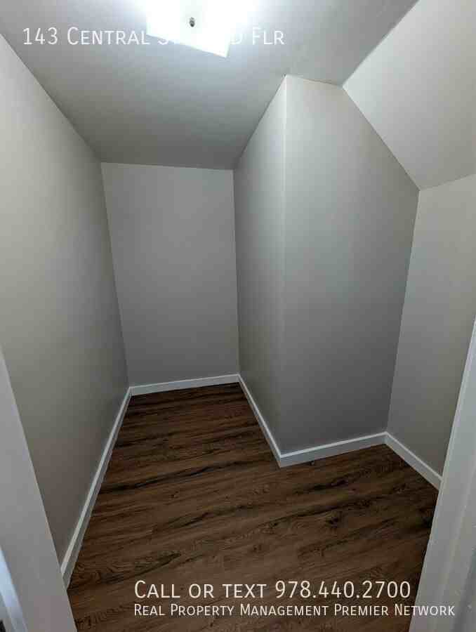 143 Central St #2ndFL - Photo 4 of 14