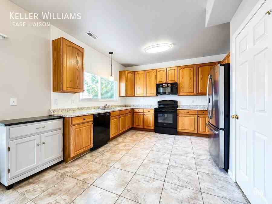 6458 Showhorse Ct - Photo 4 of 26