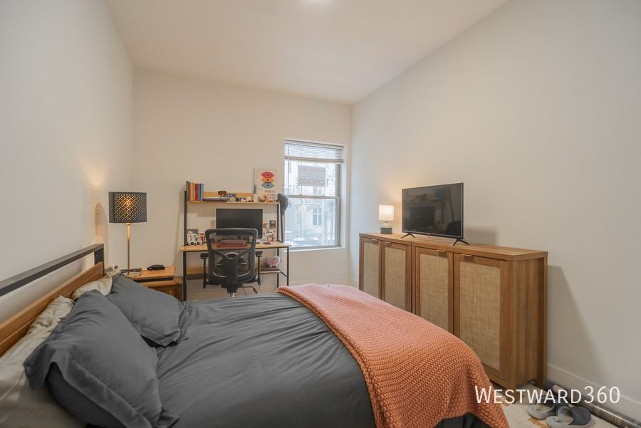 6207 N Glenwood Ave #2 - Photo 6 of 12