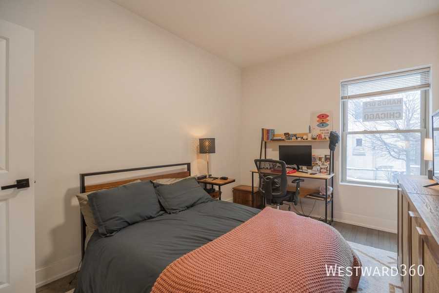 6207 N Glenwood Ave #2 - Photo 7 of 12