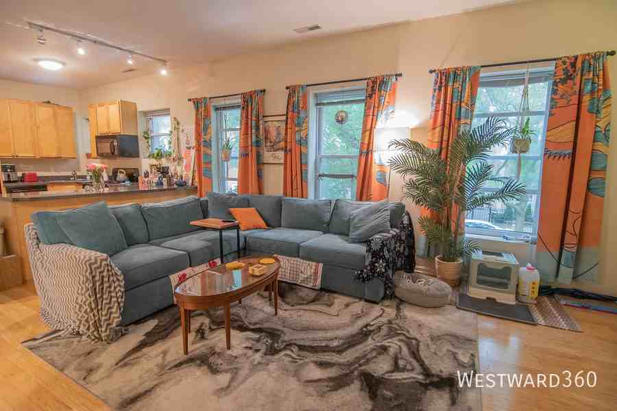 1756 W Crystal St #2R - Photo 3 of 11