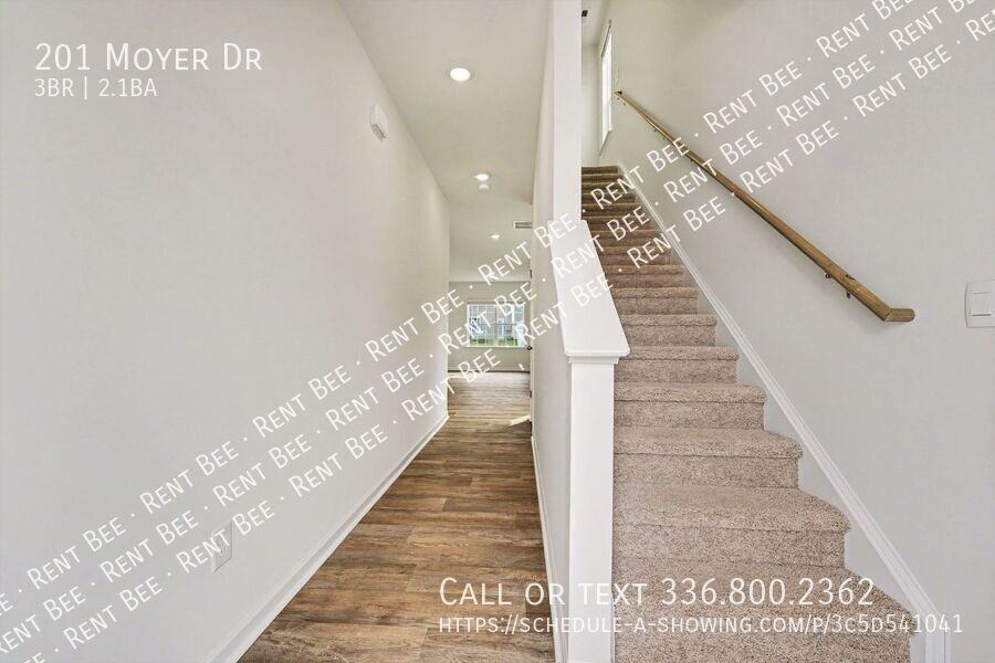 201 Moyer Dr - Photo 4 of 22