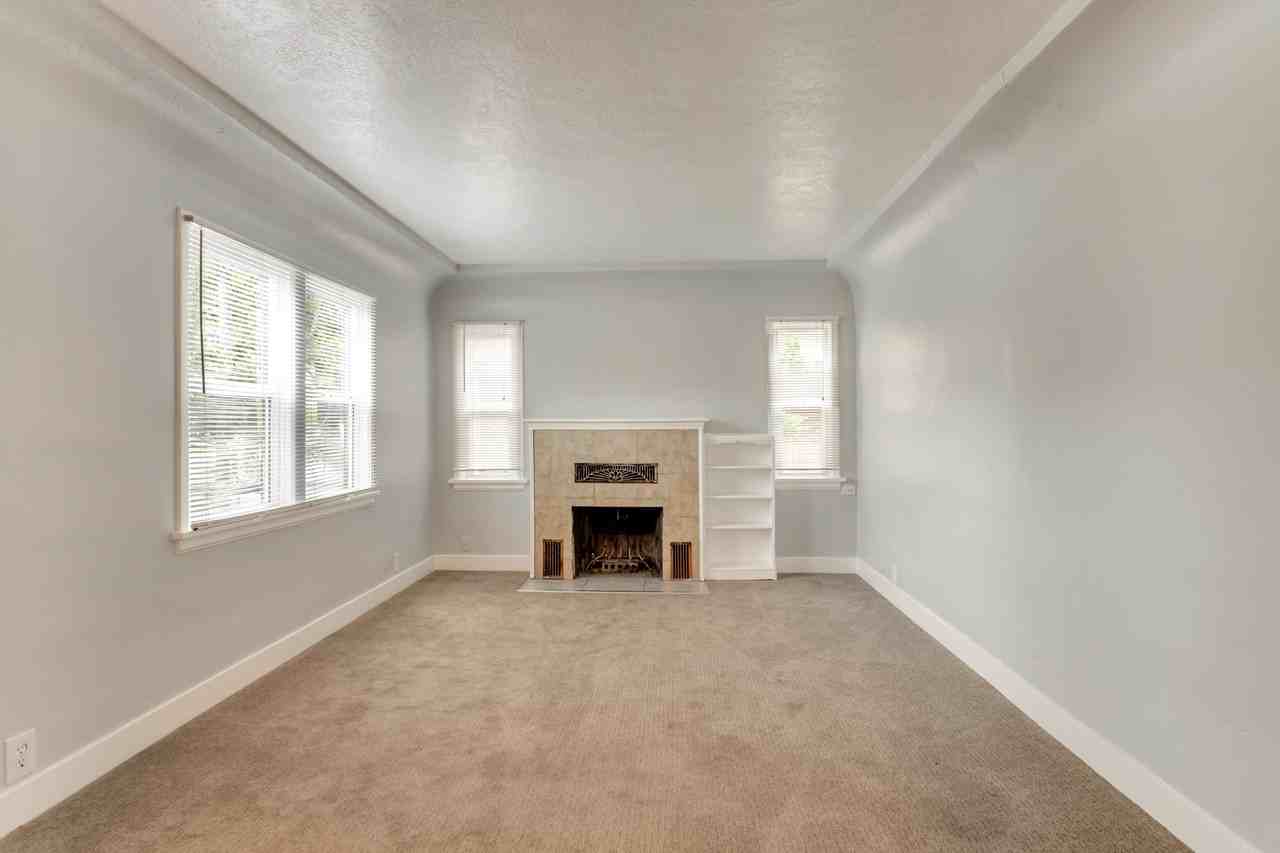 E 200 S #UP - Photo 3 of 22