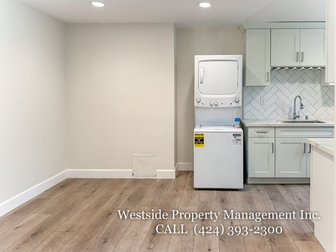 942 7th St #6 - Photo 5 of 22